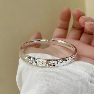 Fragmented Ice Bracelet for Women, Fashionable and High End, New Open Style, Flowing Gold Years, Simple Star Bracelet for Girlfriend's Birthday