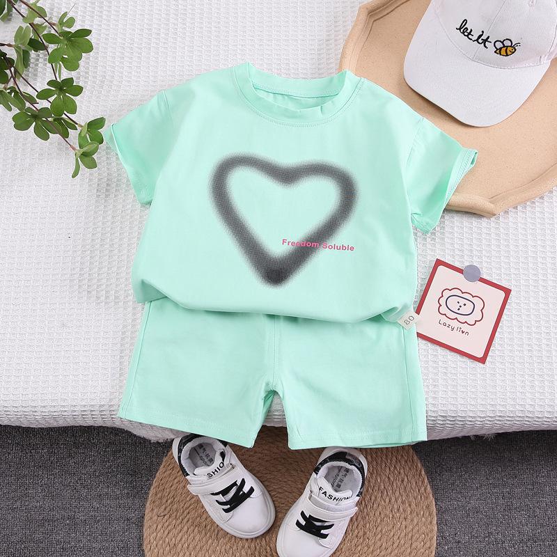 Girls Summer Korean Heart Print Short Sleeve T Shirt And Loose Shorts Fashionable Two Piece Set