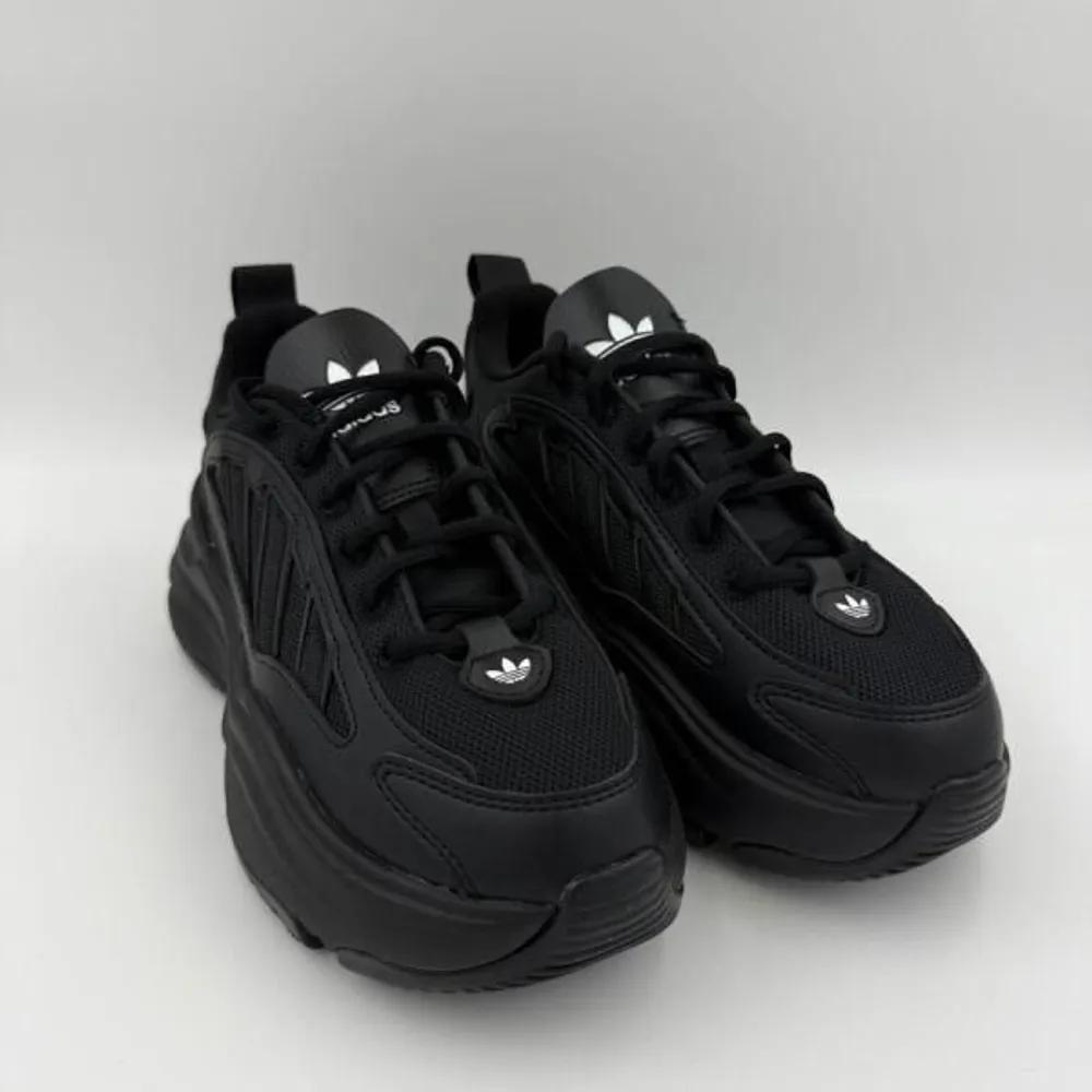[adidas] Ozgaia Core Black IG6045 220