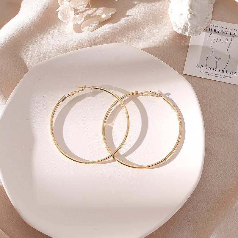 Exaggerated Hoop Earrings, Simple and Versatile Ear Cuffs, Oversized Earrings