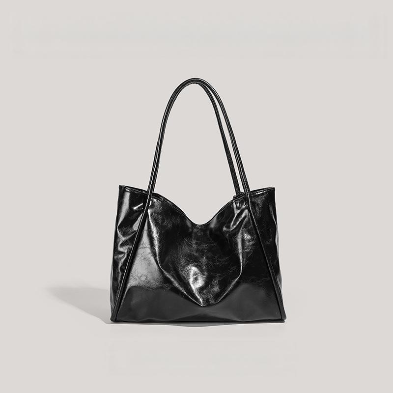 Sweet Cool Tote Bag Women Fashion Soft Leather Shoulder Bag With Heart Pendant