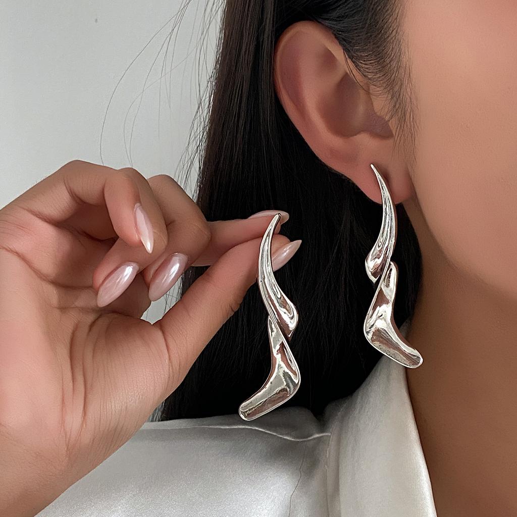 Ingemark Trendy Simple Irregular Spiral Metal Stud Earrings Women Trendy Creative Geometric  Pierced Earring New Year Jewelry