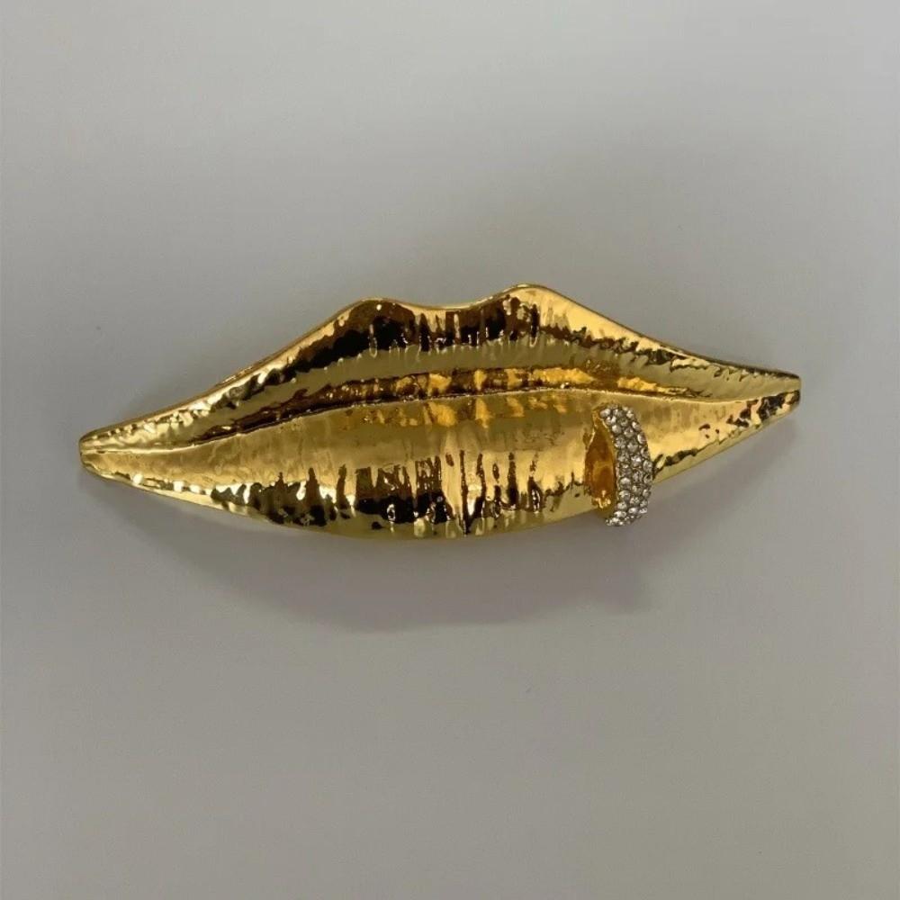 Metallbeschichteter Ring in Form großer Lippen Übertriebener Fingerschmuck Trendiger offener Lippenring für Damen