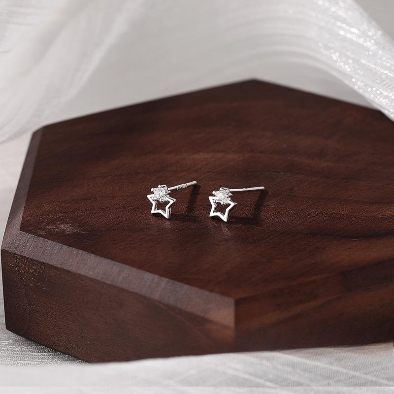 Hollow Zircon Star Earrings for Women Mini Small and Exquisite Summer New Style Earrings