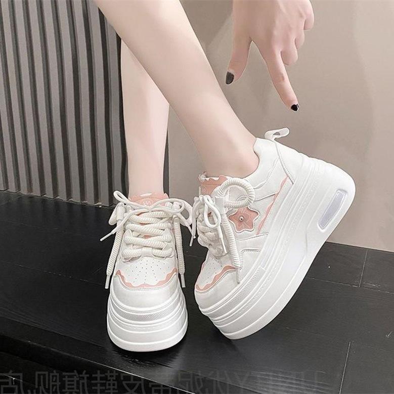 Scarpe sportive e casual con suola spessa, nuove per la primavera 22, con leggero rialzo, stile scarpe da skate