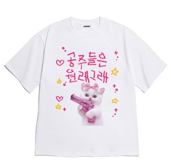 

Korean Style Versatile Fashion Retro Cute Cat with Pink Gun TShirt Korean Text Graphic Casual Short Sleeve Tee White Oversized S