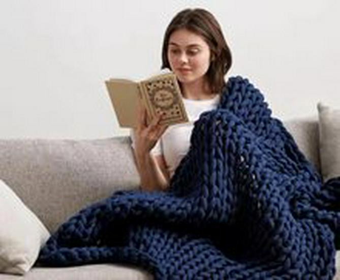 Four-Strand Danish Braided Cushion: Knotted Cable Knit for Children's Room Anti-Collision Bed Rail