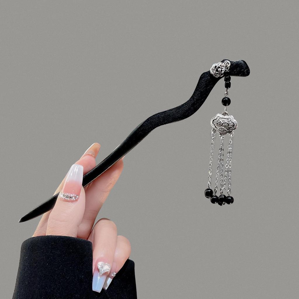 Exquisite Vintage-Inspired Tassel Hairpin for Women - Elegant Hanfu Cheongsam Style Headdress
