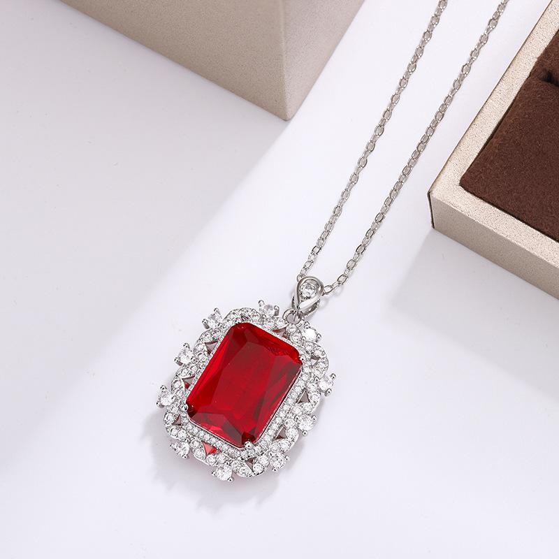 New Necklace Grandmother Retro Women'S Pendant Necklace Zircon Item Green Luxury Jewelry Artificial Crystal Copper