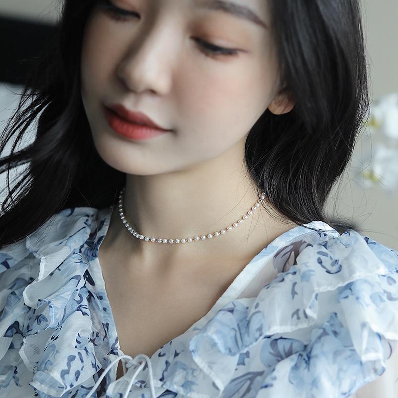 Geometric Pearl Choker: Retro Literary Fashion for Women