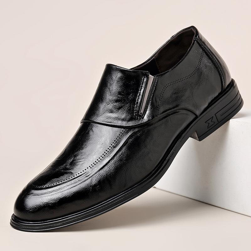 

2025 men s high-end embossed leather shoes men s business dress casual leather shoes nesting British groom wedding interview shoes 39