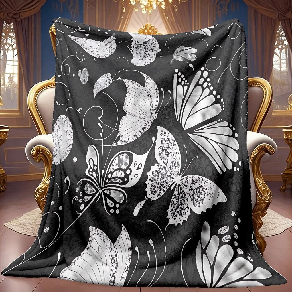 A 2D Black and White Butterfly-themed Flannel Blanket, Featuring Soft High-definition Digital Printing for Cooling Comfort, Suitable for Year-round Us