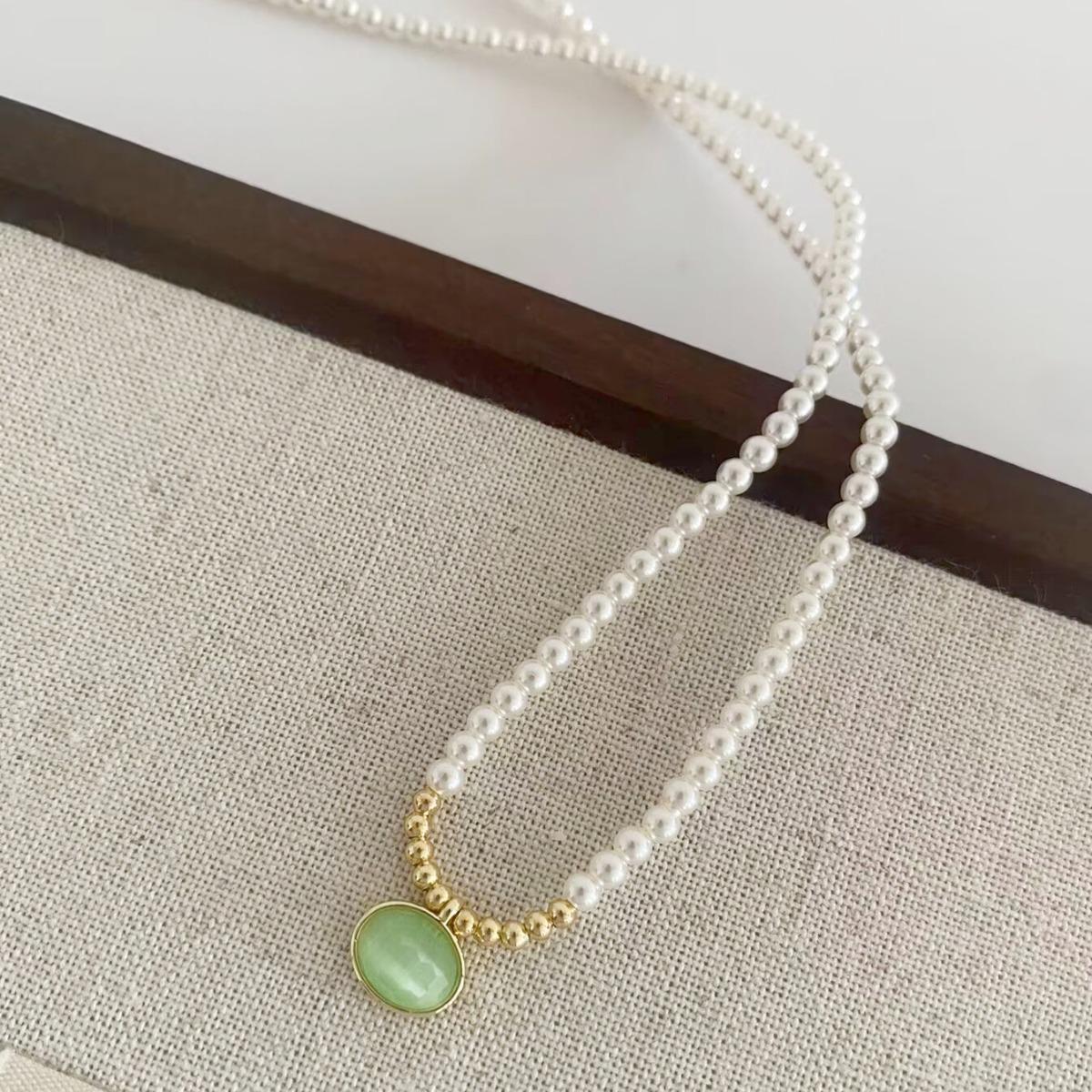 Elegant French Green Oval Cat s Eye Pearl Necklace - Versatile Fashion Statement Clavicle Chain