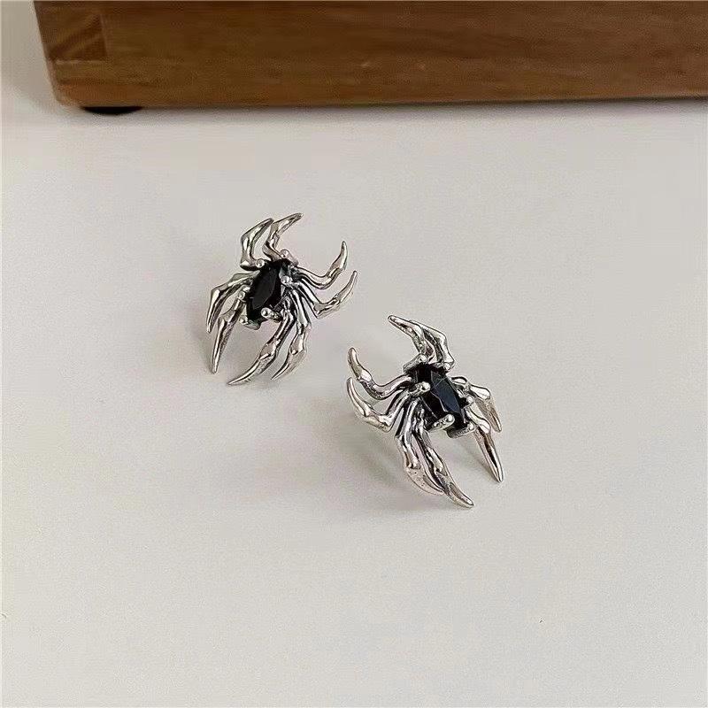 Retro Unique Gothic Spider Earrings for Women Dark Style Ins Niche Versatile Halloween Party Zircon Gifts Accessories