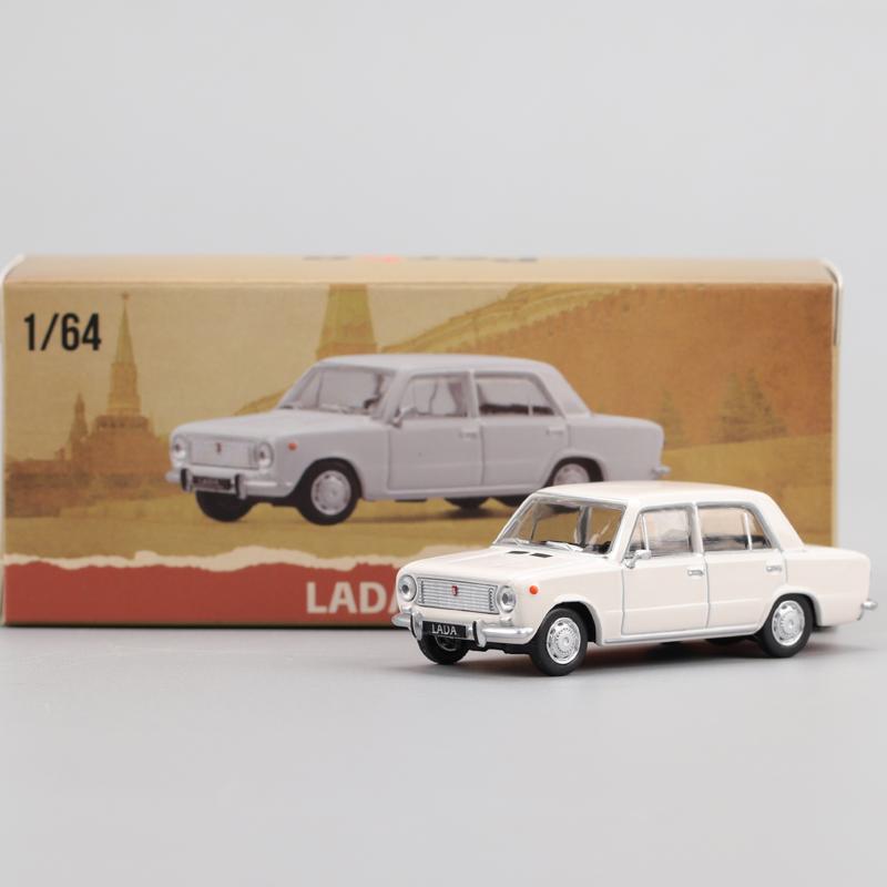 

ПЕРКА 1:64 ВАЗ 2101 Литые модели автомобилей и игрушечные транспортные средства Модель автомобиля Масштабная миниатюрная модель автомобиля Для детей белый