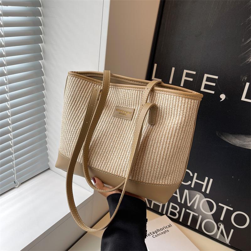 

Жіноча плетена сумка 2024 року, нова модель, популярна цього року, сумка великого обсягу, універсальна осіння сумка через плече для приміських поїздок хакі