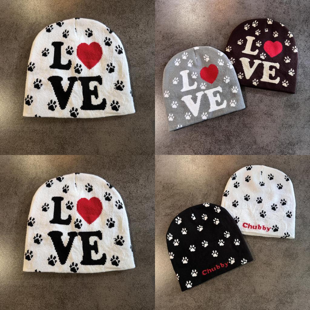 Love Letter Pattern Beanie Knitted Hat With Acrylic Material For Stylish Cold Weather Wear