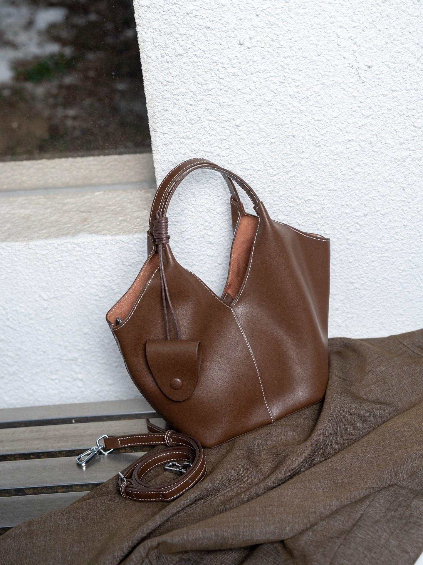 Genuine Leather Mini Backpack Design Fashion Handbag Womens Bag New Style Large Capacity Personalized Versatile Casual Single Shoulder Strap Handbag 31x13x23cm 8640₽