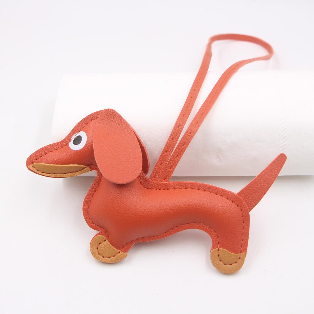 Charm de Couro Dachshund Desenho Animado em Estoque, Chaveiro de Cachorro e Acessório para Capa de Celular