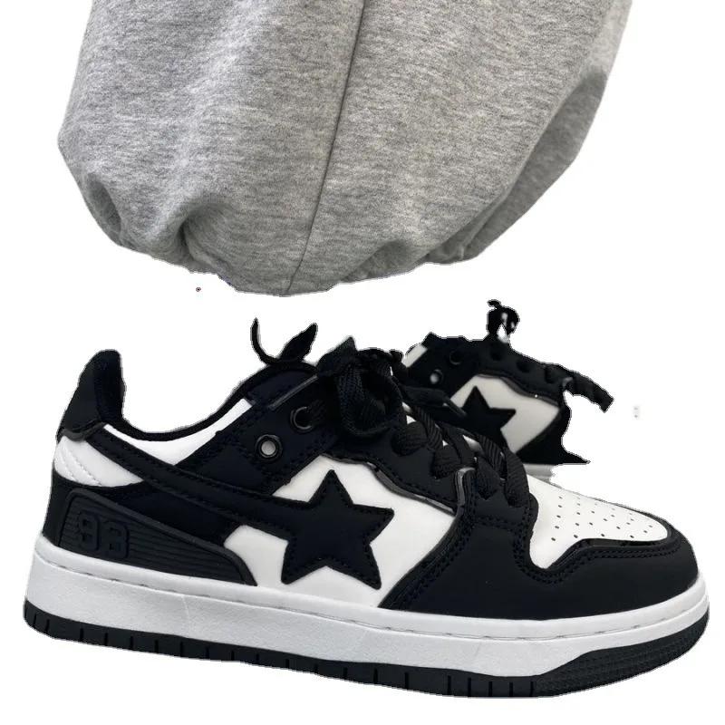 Nový jarní trend Značkový módní návrhář Dámská sportovní obuv Ploché tenisky Ležérní pouliční Pár bot Skateboardová obuv