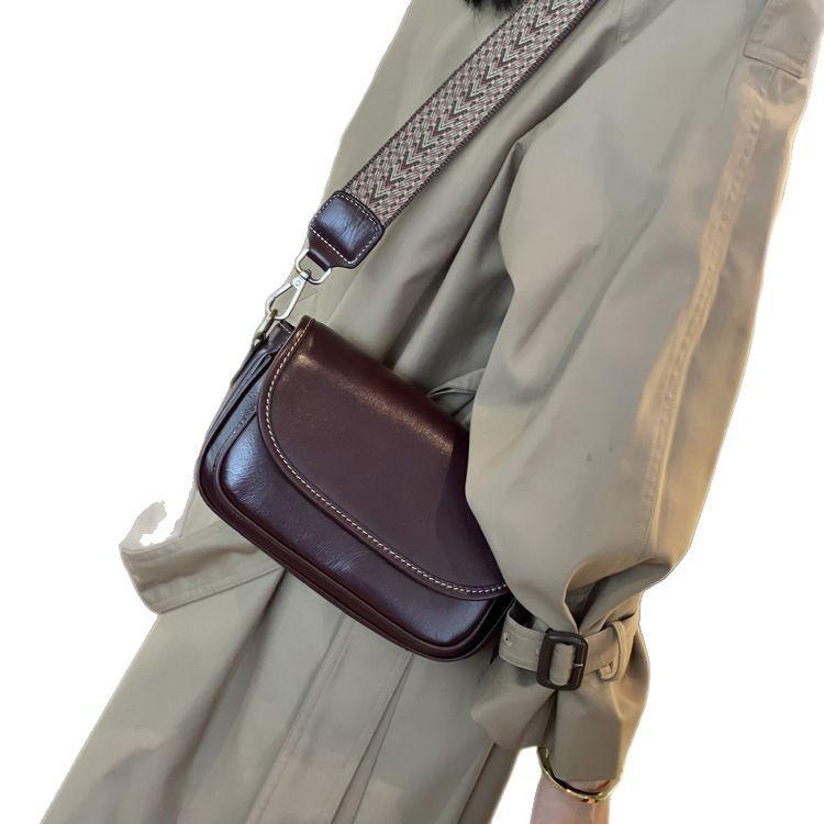 Genuine Leather Women's Bag New Retro Niche Shoulder Bag High Quality Commuter Crossbody Bag Fashionable Versatile Women's Bag
