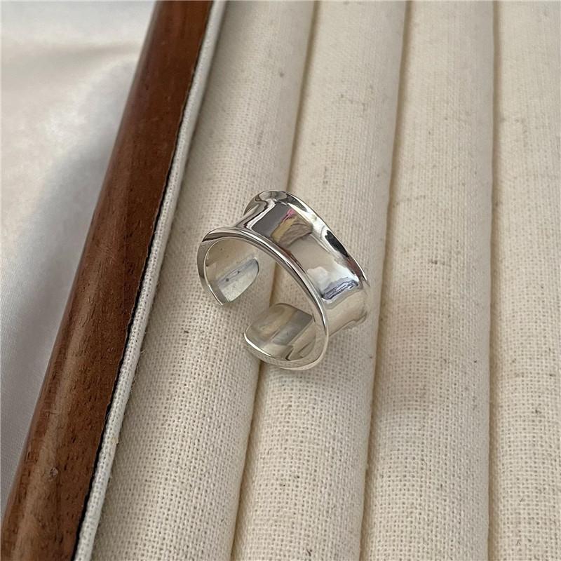 Fashion Korean Elegant Copper Ring With Smooth Finish For Modern Style Ladies