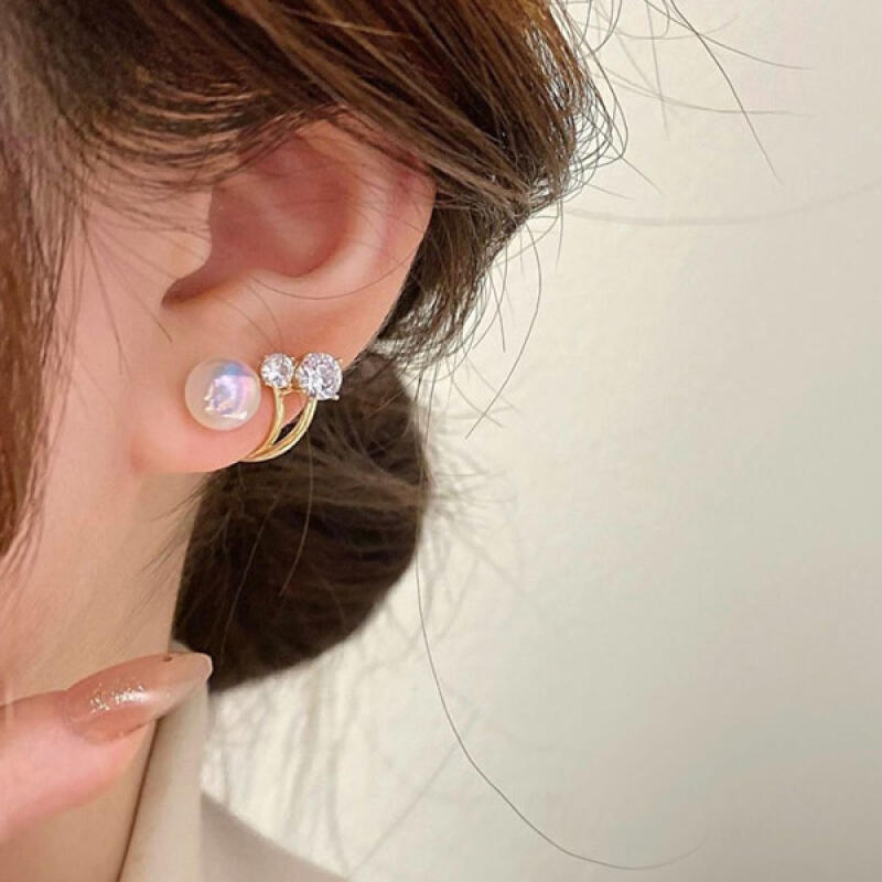 

Monoba Pearl Cubic Fashion Earrings gold