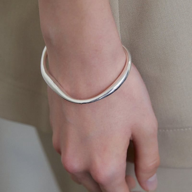 

GETMEBLING Unique Open Bracelet WHITE(B080-WH)