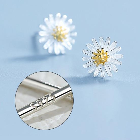 1 Pair Stud Earrings Mini Chrysanthemum Design Ear Studs Piercing Women Earrings Commuting Dating Jewelry Gift