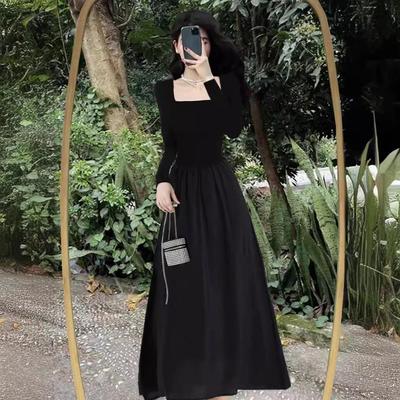 2025 Frühling Damen Schwarzes Französisches Teekleid, Hepburn-Stil, Slim Fit, Langkleid mit eckigem Ausschnitt