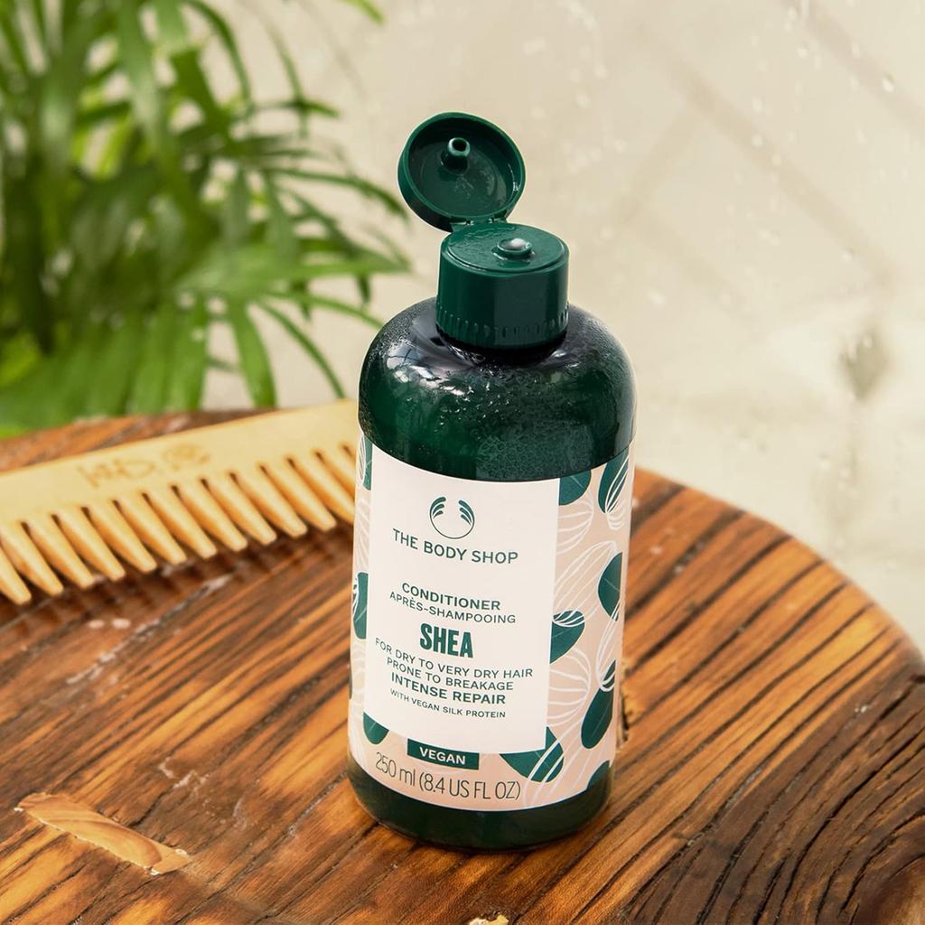 The Body Shop Shea Butter Reichhaltig Pflegende Spülung Für Trockenes Haar Nährende Entwirrende Pflege 250 g Geschmeidiges Finish