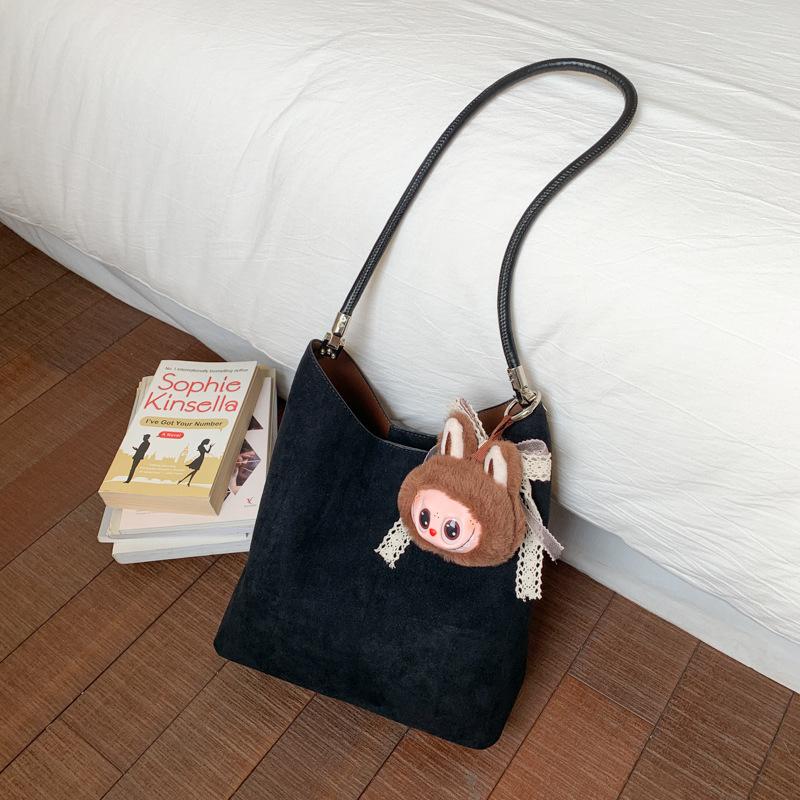 Autumn Retro High-end Underarm Bag, Bucket Bag, Large-capacity Single-shoulder Commuter Bag