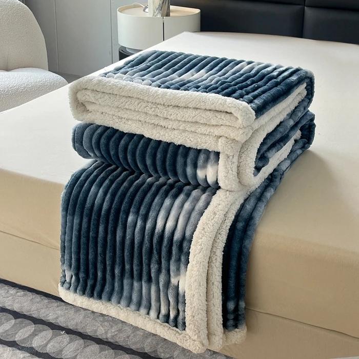 

Утолщенный молочный коралловый фланель обеденный перерыв Одеяло для кондиционера Одеяло для дивана Теплое, одно одеяло Многоцелевое 70x100cm темно-синий