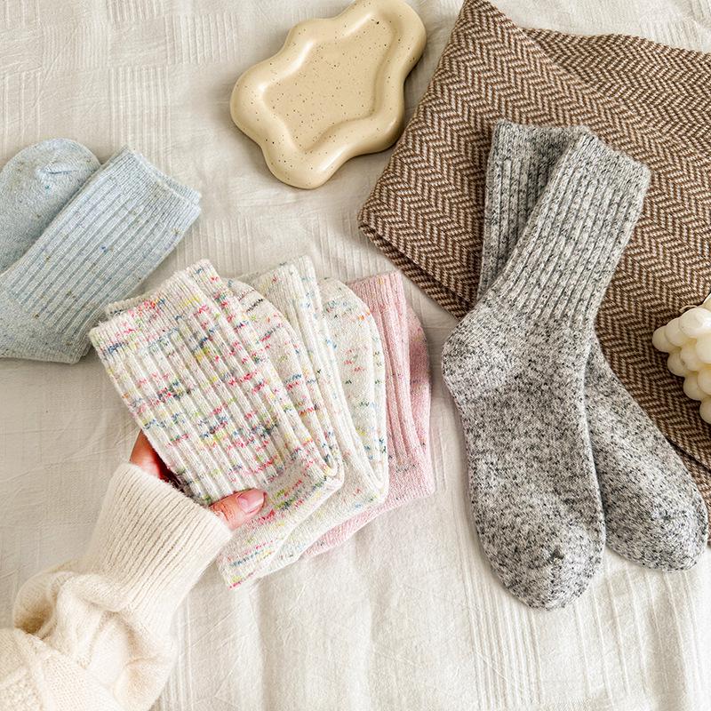 Zhuji Women's Korean-Style Thickened Polka Dot Mid-Calf Socks - Autumn/Winter Warm Long Pile Design