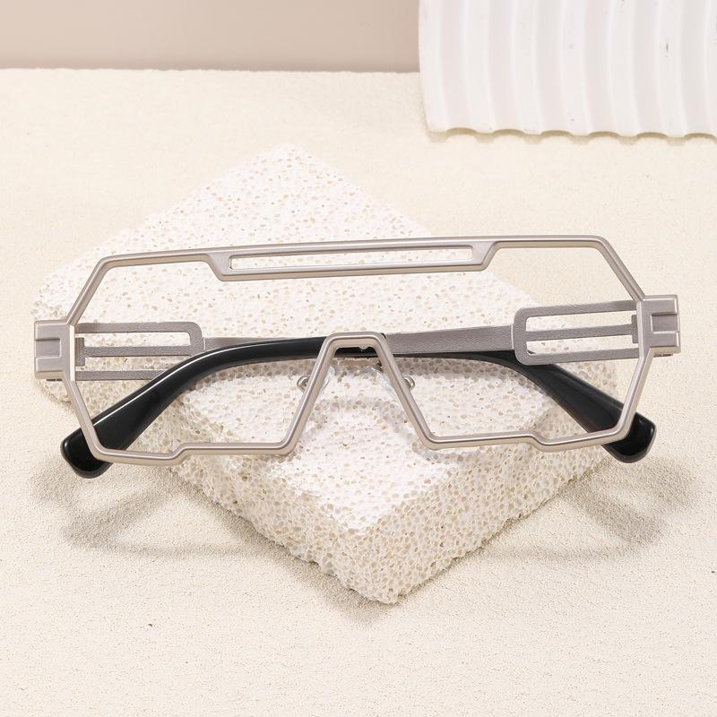 Steampunk Sun Glasses for Man European American Vintage Style For Men Sun Glasses High Quality UV Ray Blocking Sun Glasses Male