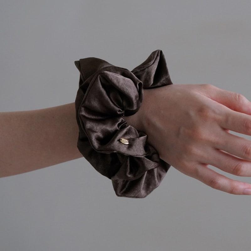 Oar Twin Glossy Scrunchie [Brown]