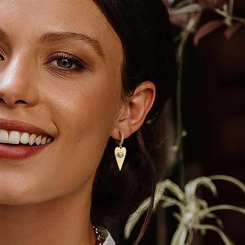 Huitan Punk Evil Eyes Design Women Earrings Metal Gold Color Y2K Girls Dangle Earrings Heart Blue Eyes Charms Hip Hop Jewelry