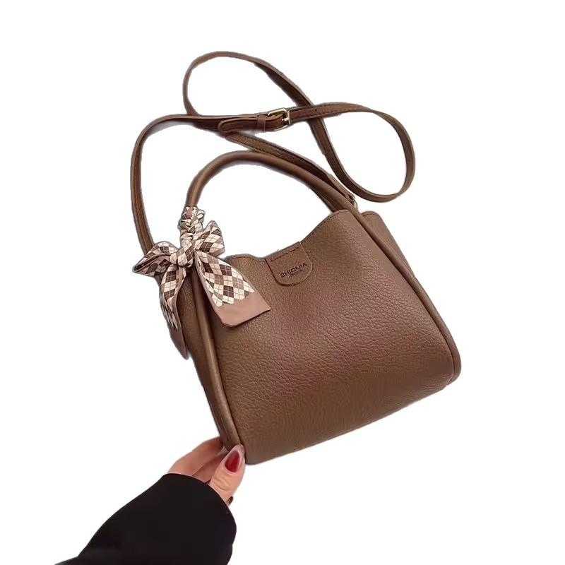 Light luxury high-end bag women's 2025 new texture niche messenger bag super soft and versatile fashion portable bucket bag