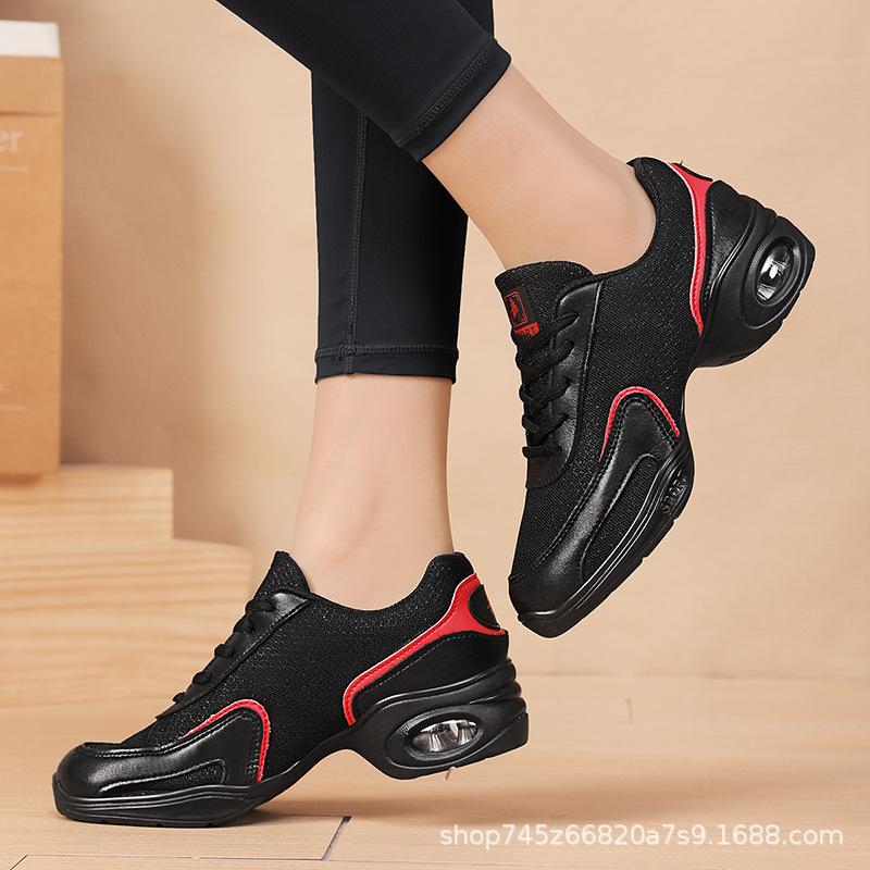 

2025 new Yang Liping square dance women s shoes middle heel breathable not tired feet dance shoes light soft sole dance shoes outer wear 42