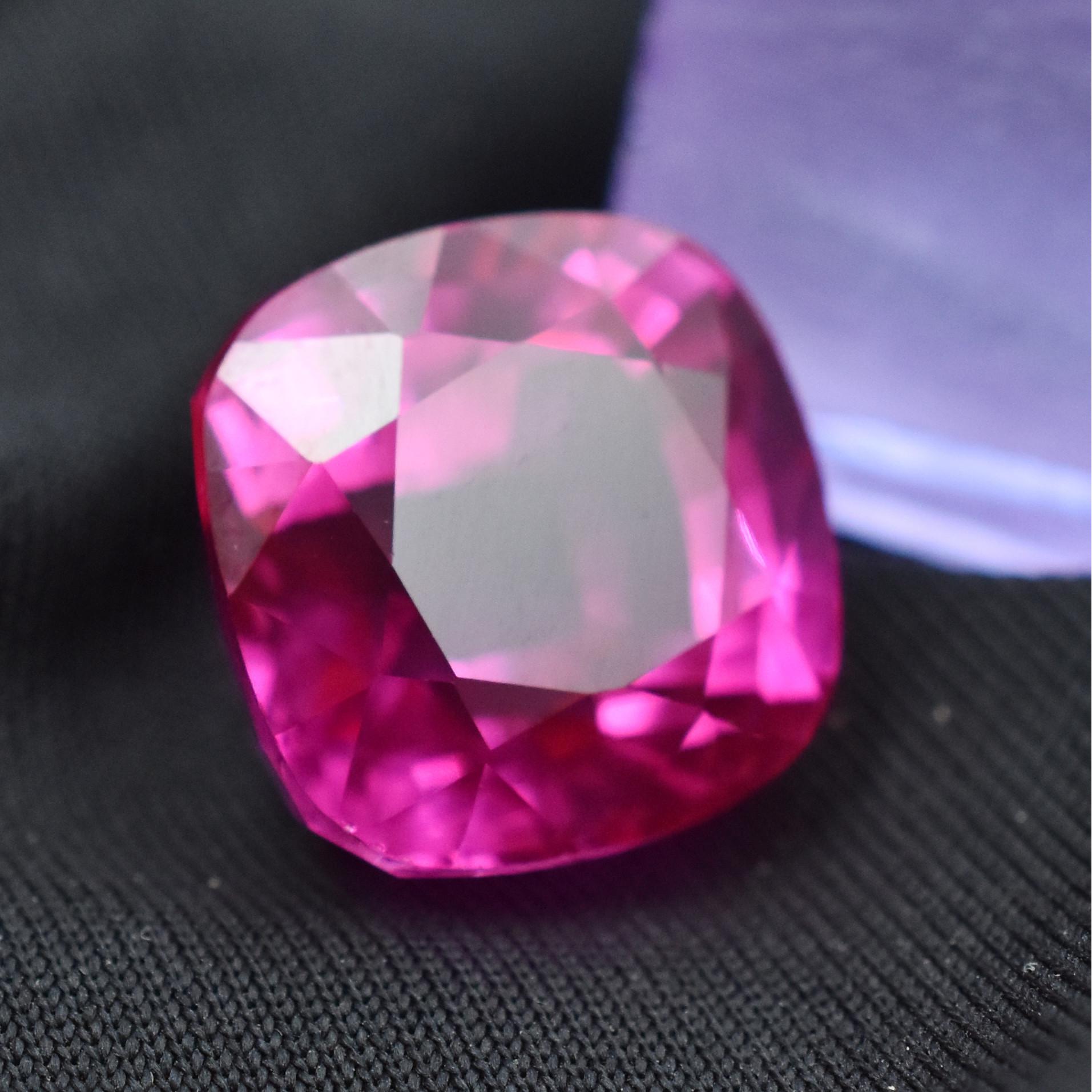 

Natural Pink Sapphire 24.9ct Square Cushion Certified Loose Gemstone 14.2 mm рожевий