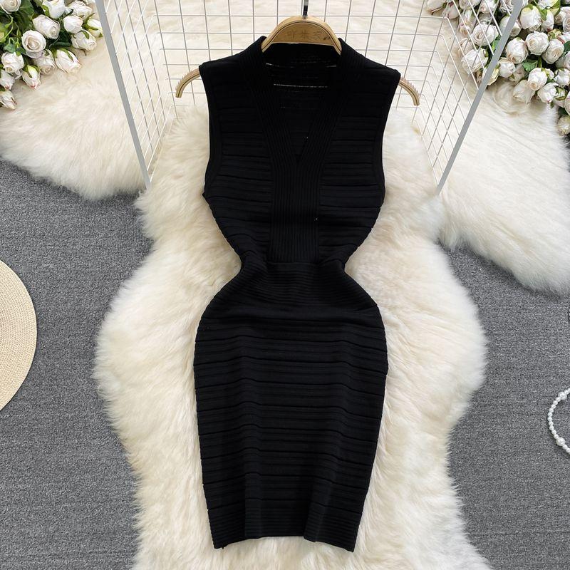 

Summer Temperament Goddess Style V-neck Hip Dress Black All yards