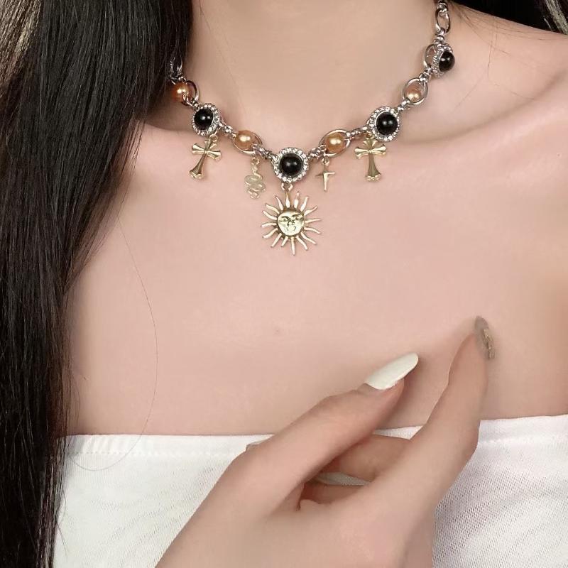 Luxury Vintage Chain Imitation Pearl Chain Necklace For Women Punk Cross Pendant Choker