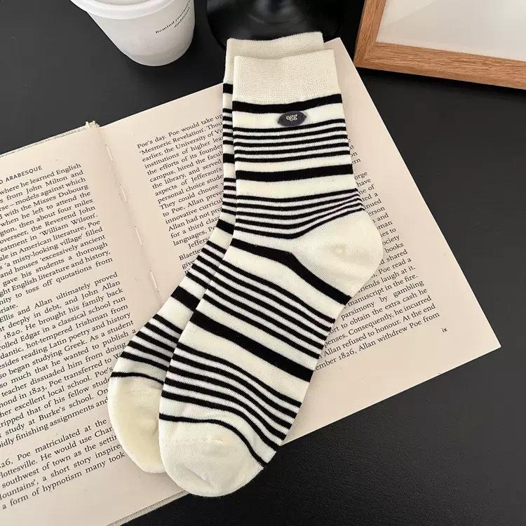 Ladies Spring and Autumn Retro Color Striped Flocking Button Boneless Tube Pile Socks