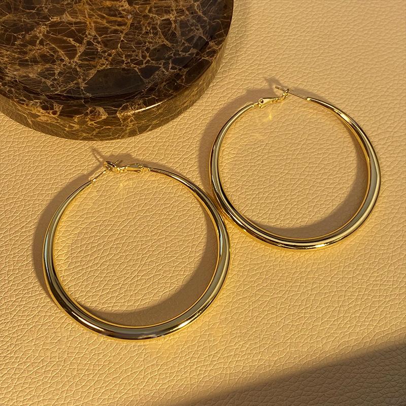 Exaggerated Large Plated Ear Clips Light Luxury Niche High-end Unique Design Trendy Gift Elegant Lady's Classic Casual Jewelry