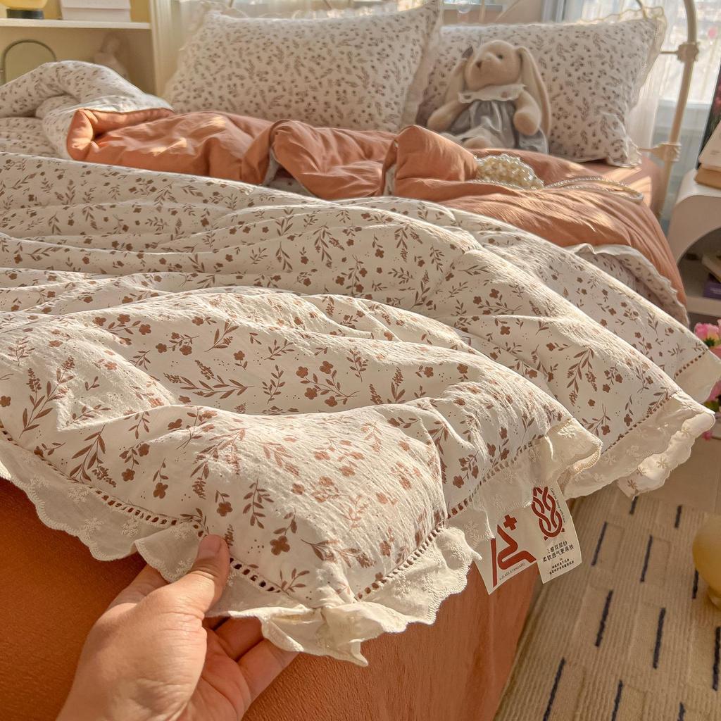 Pure Cotton Lace Summer Quilt Set - Free Shipping, Machine Washable, Available In Single and Double Sizes for Spring, Autumn, or Thin Summer Use.