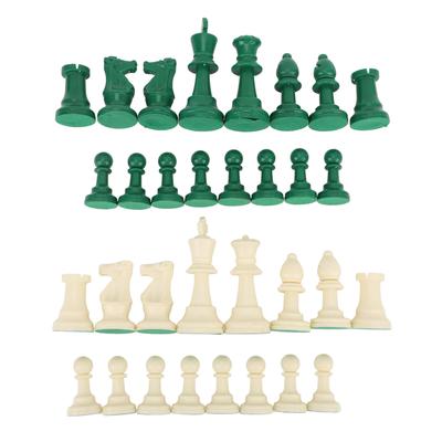 32 Pezzi Pezzi degli Scacchi Internazionali Figure degli Scacchi Verdi e Bianche Base in Feltro Figurine degli Scacchi in Plastica