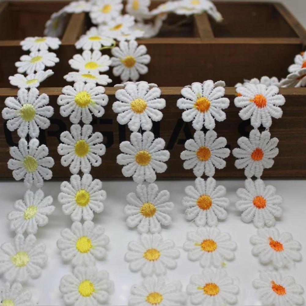 1 yard vyšívaná krajka s květem sedmikrásky Nášivka Čelenka Šití DIY Craft