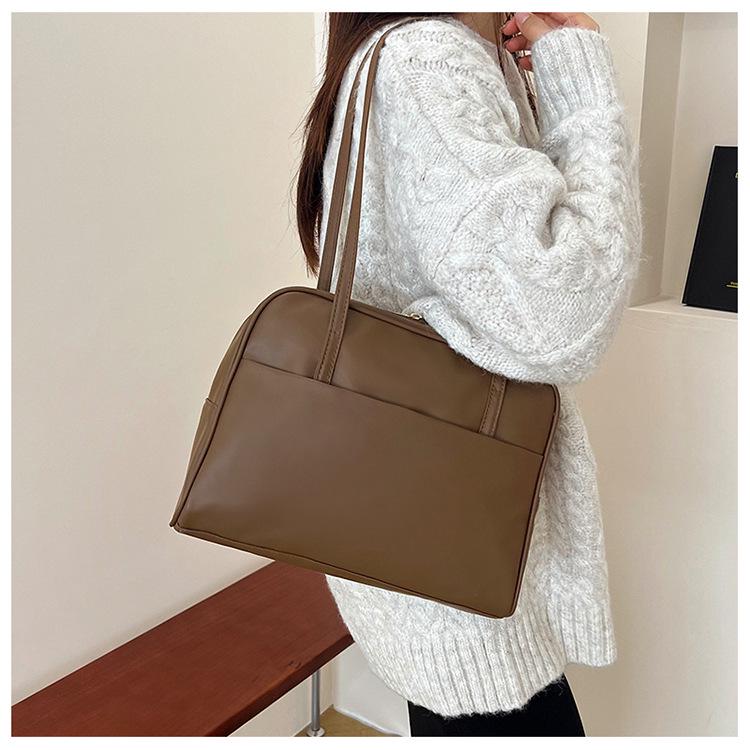 Korean Retro Large-Capacity Tote for Women - Autumn 2024 Trendy and Versatile Underarm Bag