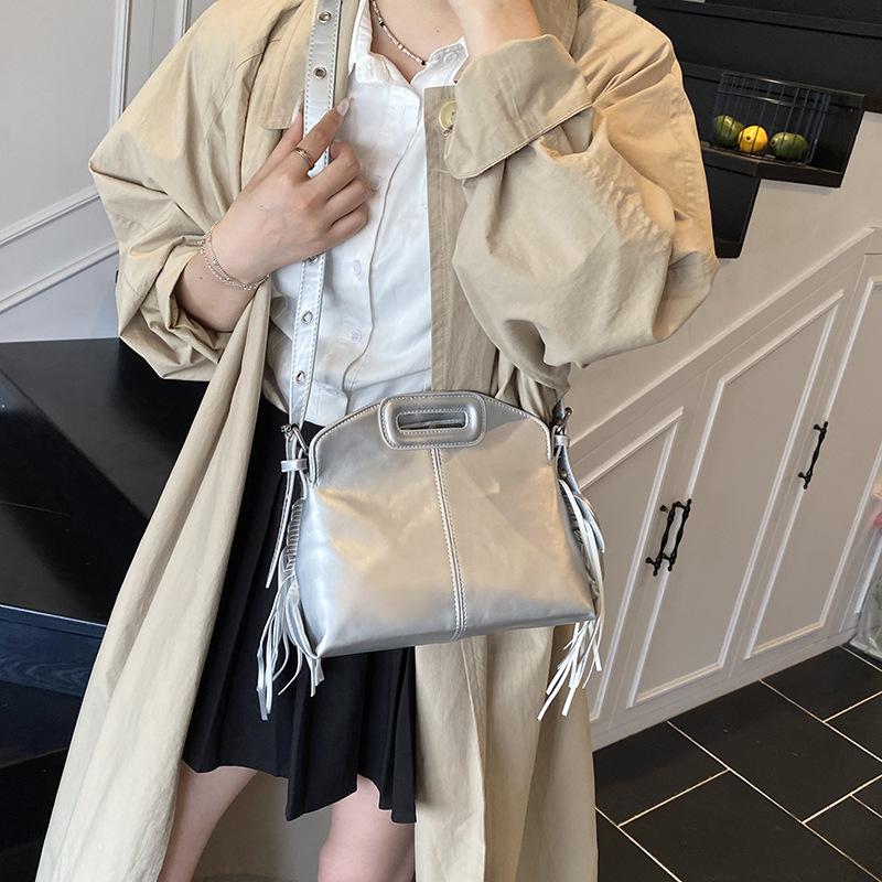 

Вместительная хозяйственная сумка-тоут женская летняя новая многофункциональная сумка на плечо, сумка-ведро с декоративной строчкой серебряный