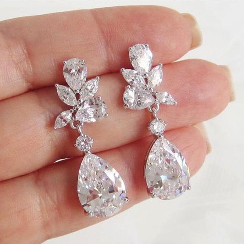 

Cao Shi Pear-Shaped Teardrop Zircon Bridal Earrings E2095 Gold